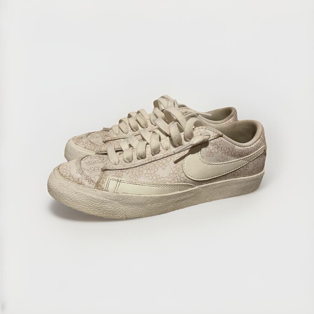 Nike Blazer Low 77 SE Daisy Jacquard Sesame Shoes SIZE‎ 7